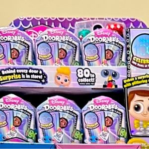 Disney Doorables Series 10 - Mini Peek Box